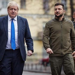 Жонсон Зеленскийге эмне үчүн акча төлөп жатат?