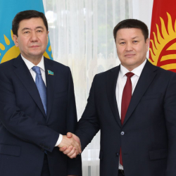 Казакстан мажилисинин төрагасы Ерлан Кошановдун өмүр жолу