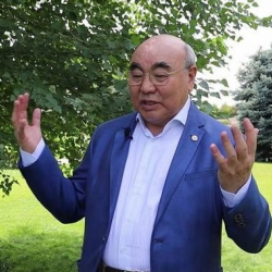 Аскар Акаев: В Центральной Азии модернизацию осилит лишь Казахстан
