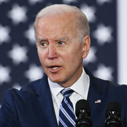 АКШ Европадагы аскердик күчтөрүн көбөйтүп, Польшада туруктуу штабын ачат