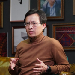 Эрлан Бекчоро уулу: «Депутаттар шайлоочуларынын каалоосун эмес, бийликтин кумарын аткарып берди»