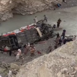 Автобус кырсыгынан 20дай киши каза болду