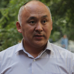 Бактыбек Жумашев: Помощника председателя кабинета министров Акылбека Жапарова обвиняют в мошенничестве