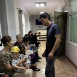 ВИДЕО - Бишкекте 82 бала бир түндө жугуштуу оорулар ооруканасына жаткырылды