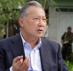 Курманбек Бакиев готов участвовать в любом международном суде, но онлайн