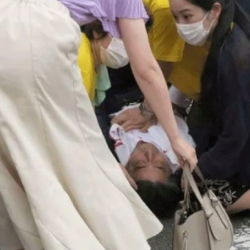 ВИДЕО - Момент нападения на экс-премьера Японии Синдзо Абэ