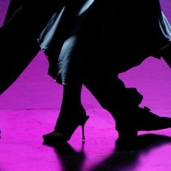 Иранда аял-эркек чогуу бийлегени үчүн жети профессор иштен айдалды