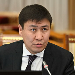 Алмазбек Бейшеналиев канча мектеп директору иштен кете турганын айтты