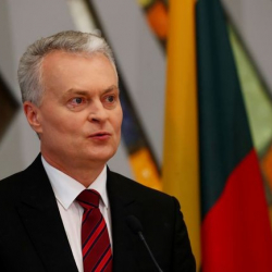 Президент Литвы призывает Запад разорвать связи с Россией