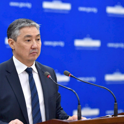 Министр Бакетаев бюджеттеги каражат кайда жумшалганын айтты