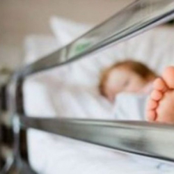 Ош: Ооруканада көз жумган 7 жашар кыздын өлүмү иликтенүүдө