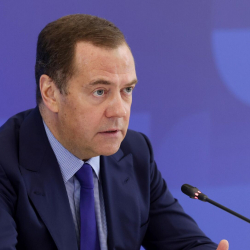 Медведев Украинанын аймактары башка өлкөлөргө өтүп кеткен картаны көрсөттү