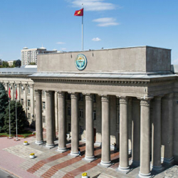 СҮРӨТ - Өкмөт үйүнүн фасады жаңыртылып жатат