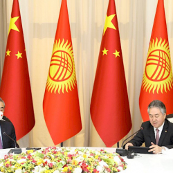 СҮРӨТ - Кыргызстан менен Кытайдын ТИМ башчылары эки тараптуу жолугушууларды өткөрдү