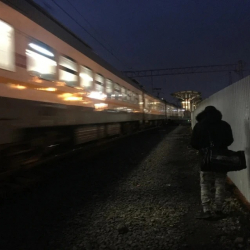 Москвада үч адам поезд астында калып каза болду. Алардын бири - кыргыз жараны