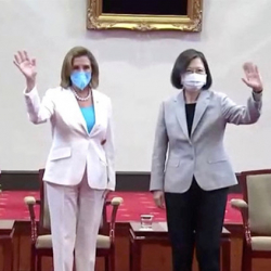 ВИДЕО - Нэнси Пелоси встретилась с президентом Тайваня