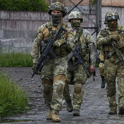 Орусия Украинадагы согушка бара турган ыктыярчыларга акча төлөө шарттарын өзгөртүүдө