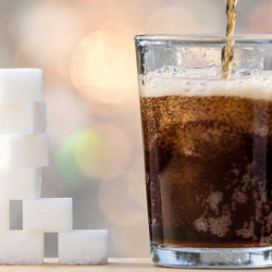 Кафе и рестораны обяжут продавать местные прохладительные напитки и алкоголь