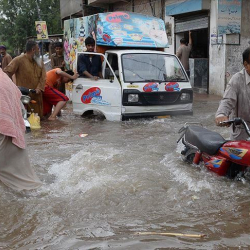 Пакистанда сел кырсыгынан 500дөн ашык адам өлдү