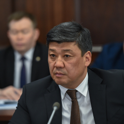 Бакыт Төрөбаев: 