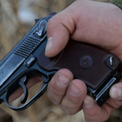 В России военный застрелил таксиста после спора об Украине