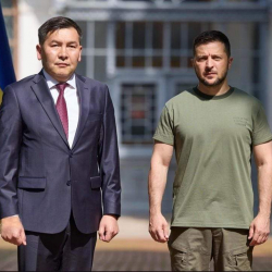 ФОТО - Идрис Кадыркулов предложил Зеленскому установить памятник Ч.Айтматову, а в Бишкеке - Тарасу Шевченко