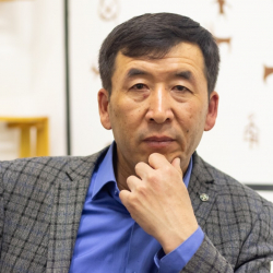 Төлөгөн Келдибаев: «Жетим-Тоону иштетүүгө азыркы бийликтин  даремети жетпейт»