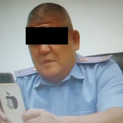 Милициянын подполковниги пара менен кармалды