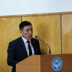 “Алтын сертификат” алган бүтүрүүчүлөрдүн мугалимдерине автоунаа белек кылынат