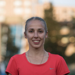 ВИДЕО - Российская бегунья преждевременно отпраздновала победу и лишилась золота