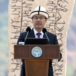 Садыр Жапаров:  Отныне мы намерены сделать традицией ежегодное торжественное проведение Дня независимости в каждой области