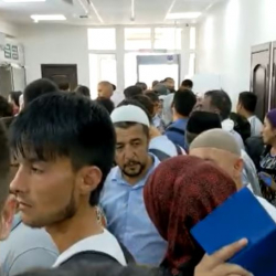 ВИДЕО - Мурат Исмаилов: «Чек арачылардын элге жасаган мамилесин сүрөттөп берүүгө сөз таппай турам»