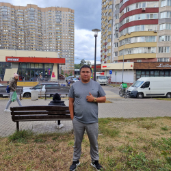 Унаасынан граната табылган Шаменов өлкөдөн кетүүгө аргасыз болду