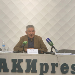 Азимбек Бекназаров: 