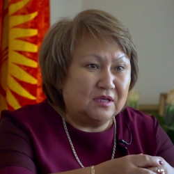 Токтайым Уметалиева: Оппозиция сидит у нас по кушерям и занимается интригами