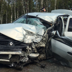 ФОТО - В РФ машина с кыргызстанцами столкнулась с грузовиком