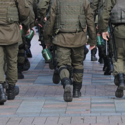 Улуттук гвардиянын 2 жоокери зордуктоого шектелүүдө