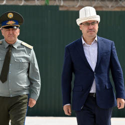 СҮРӨТ - Садыр Жапаров Чек ара кызматынын учкучсуз учуучу аппараттарынын базасын ачты