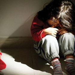 Балдар кордолгон учурду байкасаңыз, кабарлаңыз. Байланыш номерлери