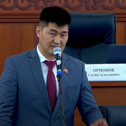 Шайлообек Атазов: «Ширшовдун «кошелегуна» айлангандарды бийликке жакындатпаш керек»