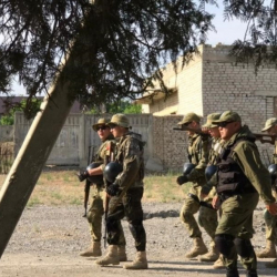 ВИДЕО - Тажик тарап БТР, БМП жана минометторду колдонууда