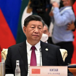 Си Цзиньпин ШКУ саммитине барган мамлекет башчылардын кечки тамактануусуна катышкан жок