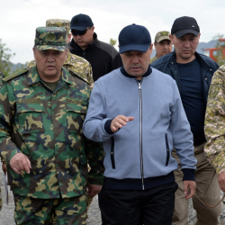 ВИДЕО - Садыр Жапаров чек ара боюнча жыйын өткөрөт