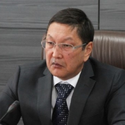 Чек арадагы кагылышуу: ӨКМдин башчысы Ажыкеев Баткен облусуна жөнөп кетти