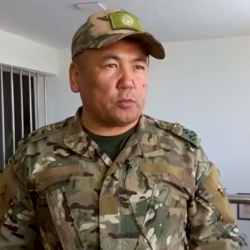 Алимбаев: Тажик өкүлдөрү үйлөрдү өрттөп, тоноо менен алек болууда