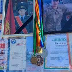 Тажикстандын кол салуусу. Жети-Өгүздө Агадил Канатбеков акыркы сапарга узатылды