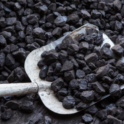 В Казахстане введен временный запрет на вывоз угля автотранспортом