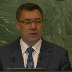 Бөтөн жерге көз артпайбыз, бирок бир да сантиметр жерибизди бербейбиз. Жапаров БУУнун штаб-квартирасында чек ара маселесин көтөрдү