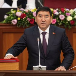 ВИДЕО - Сүйүн Өмүрзаков: «Жоокерлерди бөлүп жарбагыла. Алардын бардыгы бирдей эрдик жасады»