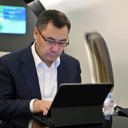 Президент жаңы учак сатып алат. Эрбол Султанбаев айрым маалыматтарды төгүндөдү